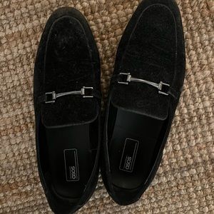 Men’s velvet loafers